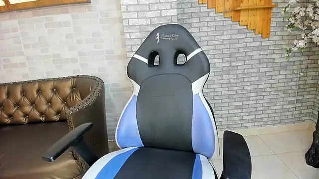 Alisonn Doll online show from 02/18/26, 06:48