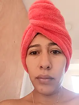 Amelia Rivas online show from 10/25/25, 02:02