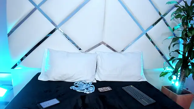 Amelia Rivas online show from 03/20/26, 06:46