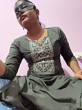 Snapshot of TeluguIshu_teen20 chatting on 12/18/25, 09:48 TeluguIshu teen20 online show from 12/18/25, 09:48