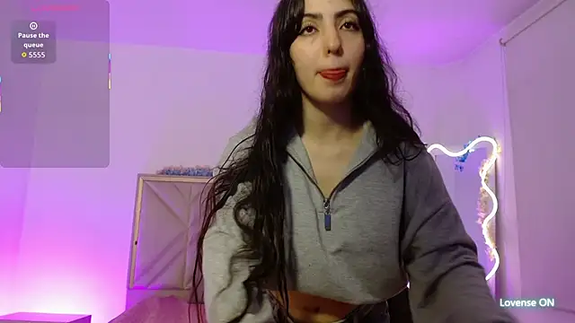 Snapshot of Ixchel_tay chatting on 10/16/25, 03:18 Ixchel tay online show from 10/16/25, 03:18