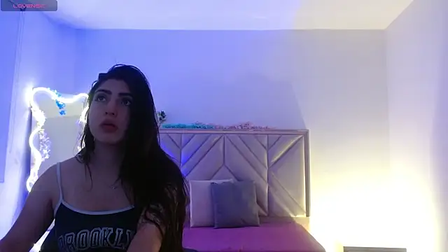 Ixchel tay online show from 11/23/25, 04:01