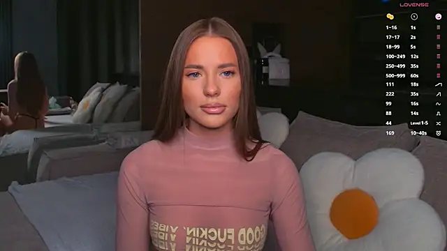 Snapshot of AlexisGraysX chatting on 09/10/25, 10:10 AlexisGraysX online show from 09/10/25, 10:10