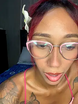 Snapshot of Zasha_Romero chatting on 10/21/25, 03:29 Zasha Romero online show from 10/21/25, 03:29