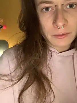 GoldenPussy1329 online show from 02/11/26, 08:03