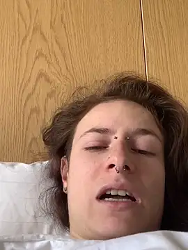 GoldenPussy1329 online show from 02/26/26, 02:27