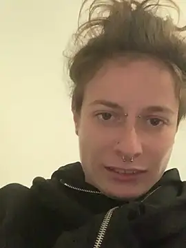 GoldenPussy1329 online show from 03/23/26, 10:36