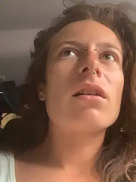 GoldenPussy1329 online show from 05/29/26, 07:28