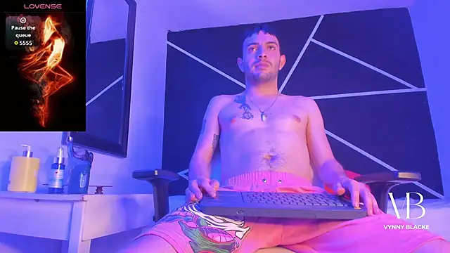 VynnyBlacke  online show from 11/25/25, 09:48