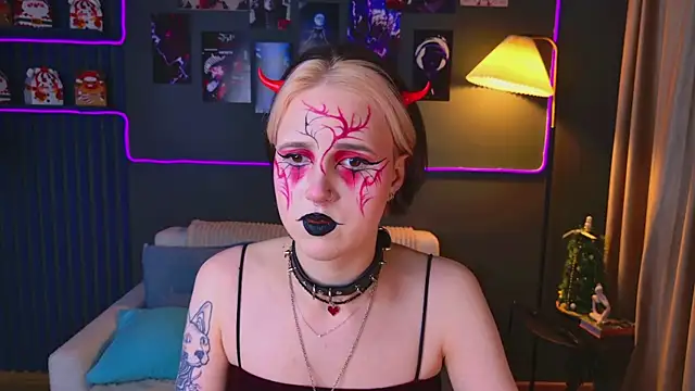 luna son online show from 12/22/25, 09:45