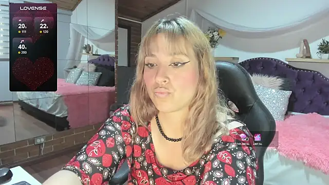 sophialyh 1 online show from 10/31/25, 01:56