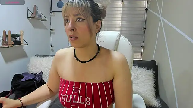 sophialyh 1 online show from 11/25/25, 01:00