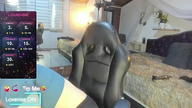 sophialyh 1 online show from 04/15/26, 01:18