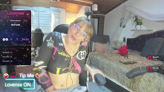 sophialyh 1 online show from 04/17/26, 01:14