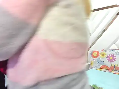 AliceCat 01 online show from 12/19/25, 05:03