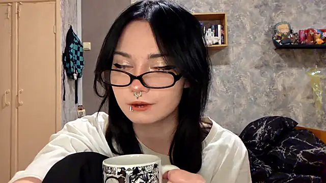 Snapshot of Beeping_Creature chatting on 11/10/25, 06:07 Beeping Creature online show from 11/10/25, 06:07