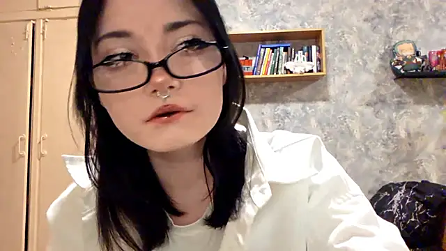 Snapshot of Beeping_Creature chatting on 11/15/25, 07:21 Beeping Creature online show from 11/15/25, 07:21