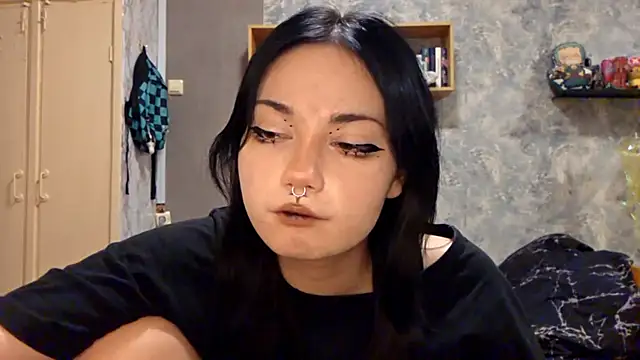 Snapshot of Beeping_Creature chatting on 11/16/25, 04:23 Beeping Creature online show from 11/16/25, 04:23