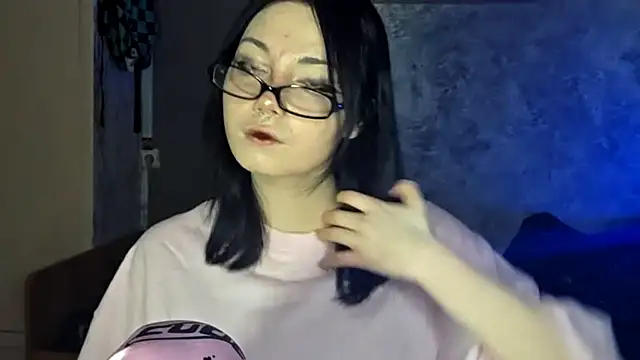 Snapshot of Beeping_Creature chatting on 11/29/25, 02:31 Beeping Creature online show from 11/29/25, 02:31