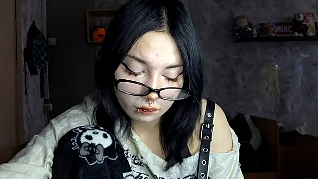 Snapshot of Beeping_Creature chatting on 12/03/25, 07:27 Beeping Creature online show from 12/03/25, 07:27