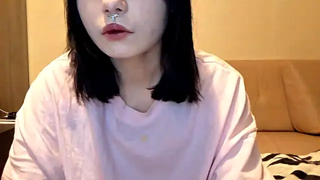 Snapshot of Beeping_Creature chatting on 01/17/26, 04:11 Beeping Creature online show from 01/17/26, 04:11