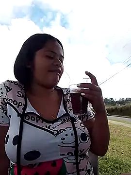 Snapshot of Antonela_19 chatting on 10/24/25, 01:40 Antonela 19 online show from 10/24/25, 01:40