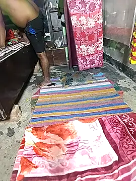 RED Queen 6 online show from 11/22/25, 02:49