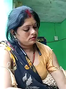 Snapshot of Na_shreya chatting on 10/21/25, 11:33 Na shreya online show from 10/21/25, 11:33