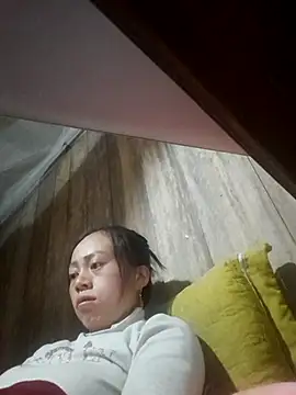 Tuyet xx online show from 11/12/25, 10:52