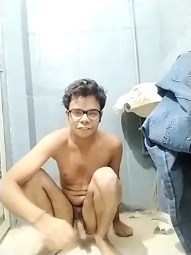 Snapshot of sexybobby13 chatting on 11/27/25, 11:56 sexybobby13 online show from 11/27/25, 11:56