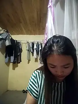 Snapshot of Liu30 chatting on 10/06/25, 05:05 Liu30 online show from 10/06/25, 05:05