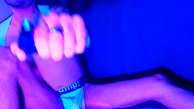 Snapshot of highinhtxx chatting on 10/23/25, 04:34 highinhtxx online show from 10/23/25, 04:34