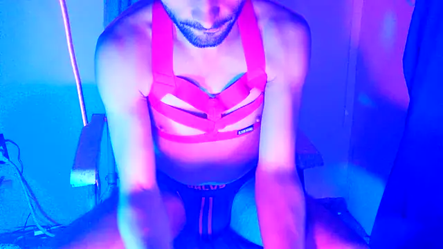 Snapshot of highinhtxx chatting on 11/17/25, 11:10 highinhtxx online show from 11/17/25, 11:10