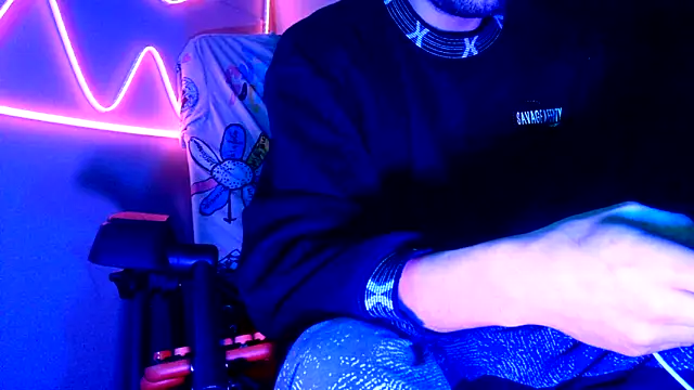 Snapshot of highinhtxx chatting on 12/19/25, 08:10 highinhtxx online show from 12/19/25, 08:10