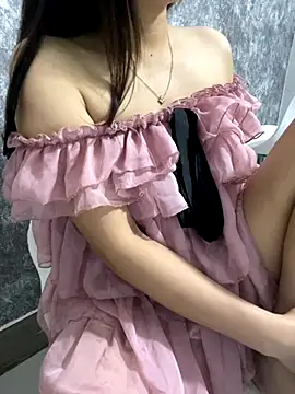 lee ly online show from 12/05/25, 07:39