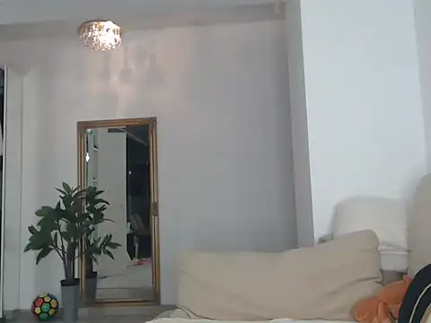 Snapshot of Aillineee1 chatting on 10/28/25, 08:55 Aillineee1 online show from 10/28/25, 08:55