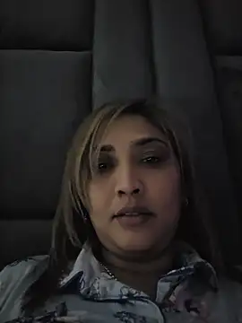 INDIANROMANCE online show from 05/06/26, 10:15