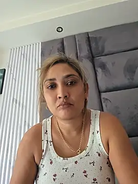 INDIANROMANCE online show from 05/08/26, 02:22