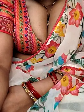 Snapshot of Hot__bhabhi_99 chatting on 06/19/26, 03:44 Hot bhabhi 99 online show from 06/19/26, 03:44
