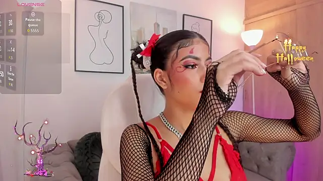 Snapshot of zaira_wetsler chatting on 10/18/25, 04:15 zaira wetsler online show from 10/18/25, 04:15