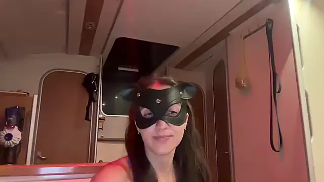 Monk and Mia online show from 11/06/25, 04:24