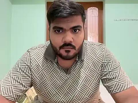 Snapshot of Romeo_Sam2 chatting on 11/21/25, 06:12 Romeo Sam2 online show from 11/21/25, 06:12