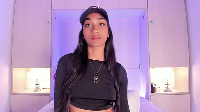 Snapshot of AnahiCollins chatting on 10/30/25, 11:44 AnahiCollins online show from 10/30/25, 11:44