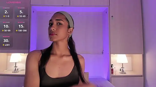 Snapshot of AnahiCollins chatting on 11/10/25, 11:42 AnahiCollins online show from 11/10/25, 11:42