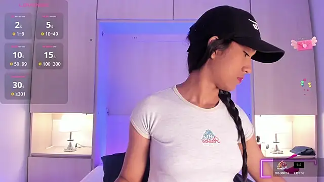 Snapshot of AnahiCollins chatting on 11/12/25, 11:32 AnahiCollins online show from 11/12/25, 11:32