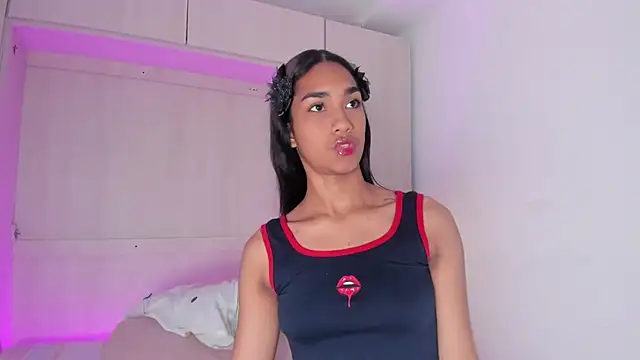 Snapshot of AnahiCollins chatting on 11/25/25, 11:32 AnahiCollins online show from 11/25/25, 11:32