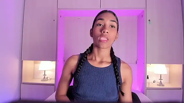 AnahiCollins online show from 02/28/26, 11:44