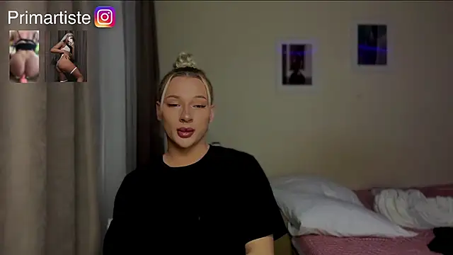 Snapshot of NikandJane chatting on 11/22/25, 04:39 NikandJane online show from 11/22/25, 04:39