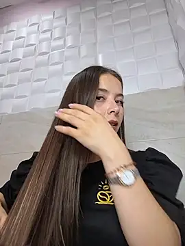 EmmaValencia  online show from 11/28/25, 10:01