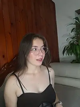 EmmaValencia  online show from 02/02/26, 06:28